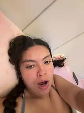 Show modela Nathcurly_ na web-kameri