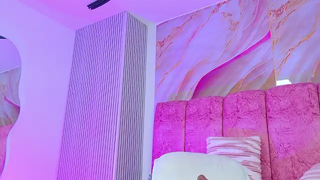 emmacurvy live XXX chat