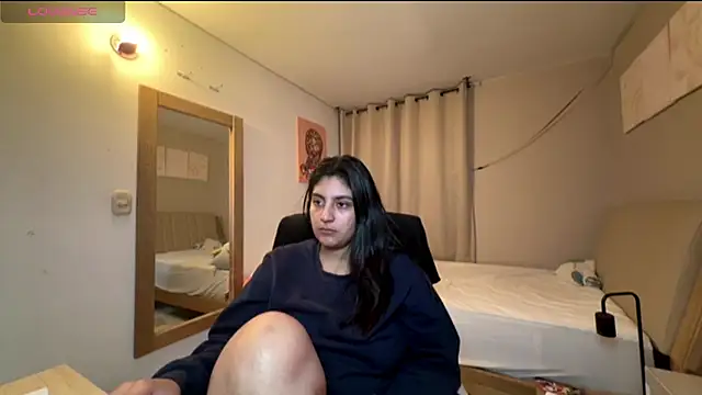 cloe_small Live XXX Chat