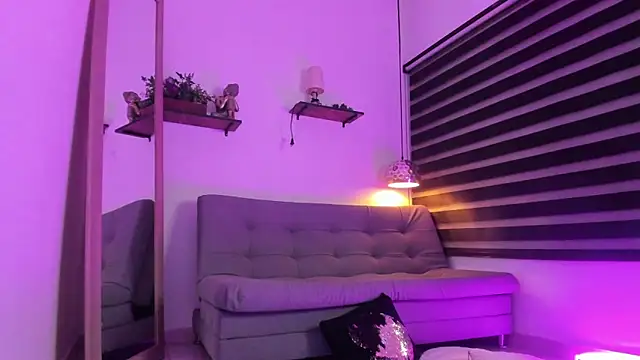 Ariana_Roussee Chat XXX in diretta