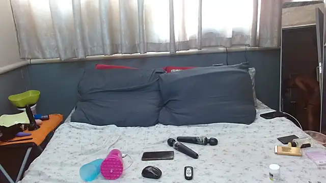 NaughtySisters Adlı Modelin Canlı XXX Sohbeti