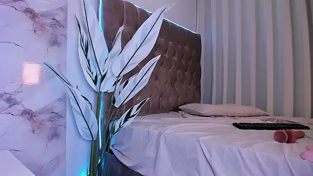 Calyselen 现场XXX聊天