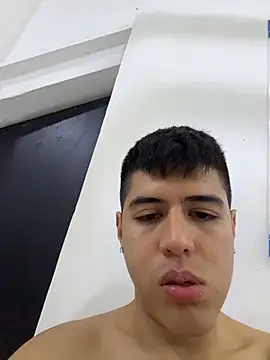 Angel_Khouri Adlı Modelin Canlı XXX Sohbeti