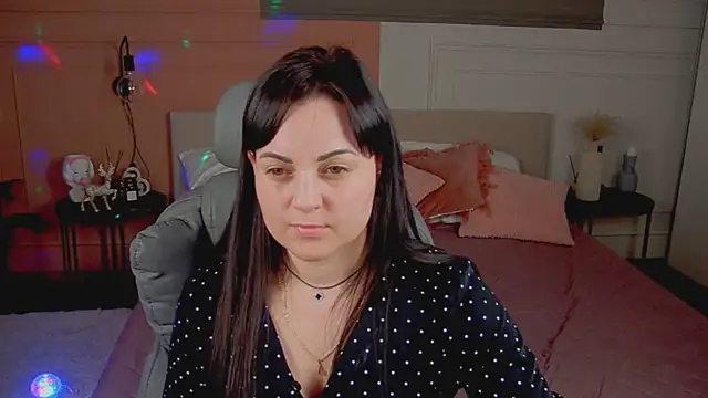 _SilkyShadow_ Adlı Modelin Canlı XXX Sohbeti