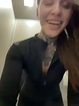 KishaMur élő XXX-chatje