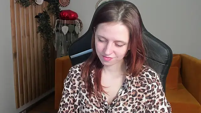 Chatroom XXX en direct de FreyaVey