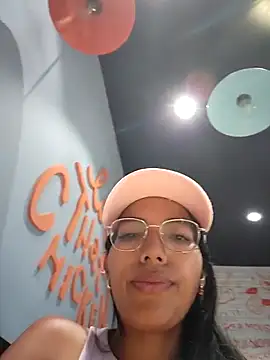 Chat +18 de SheenaBrooke ao vivo