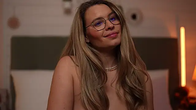 BrandyWhite: онлайн-секс-чат