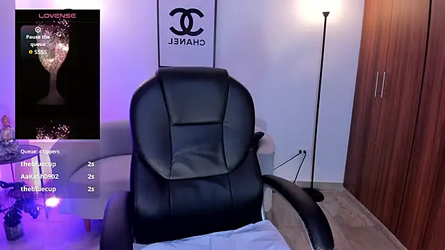 XXX chat uživo modela Natasha_Kiim_