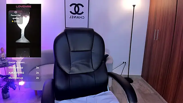 Natasha_Kiim_: онлайн-секс-чат