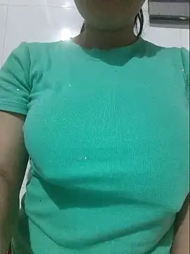 Shine_Mai Show in webcam