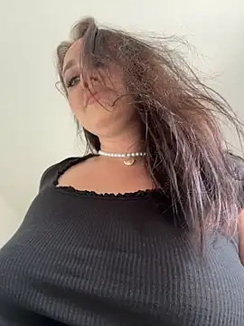 Chat XXX ao vivo de KiraSunshine