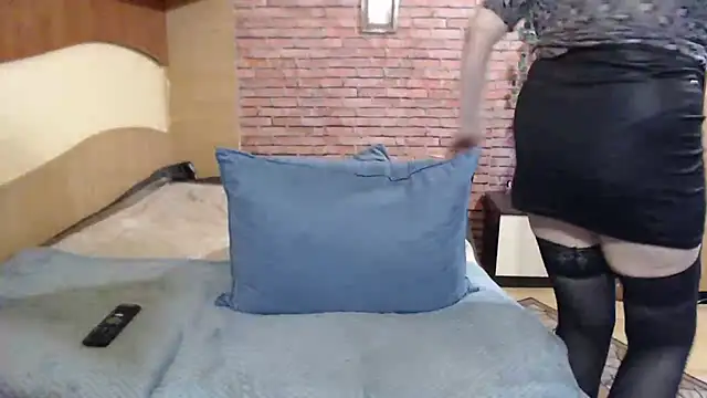 Živý XXX chat EvelyneFlirtyMilf