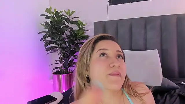 LeiahBlonde_ Chat XXX live