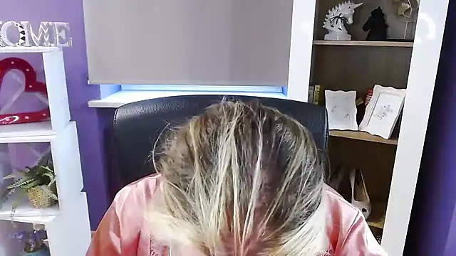 Zoey_Erotic Chat XXX live