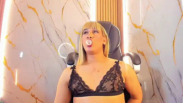 Marian_Cristal élő XXX-chatje