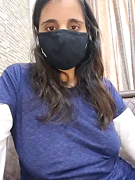 tinaarora 即時 XXX 聊天