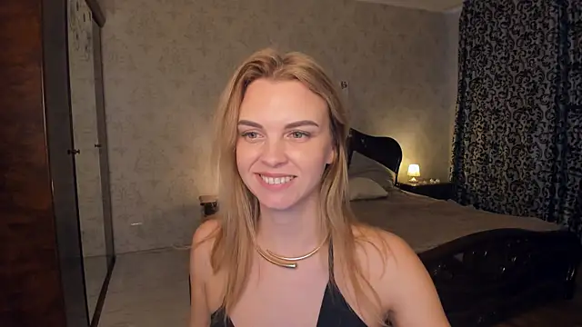 LunaFlinn Chat XXX in diretta