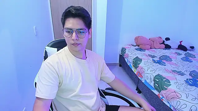 Pokazy przed kamerką – Asta_YunoXXX