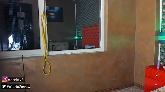 Chat +18 de VallerieJones ao vivo