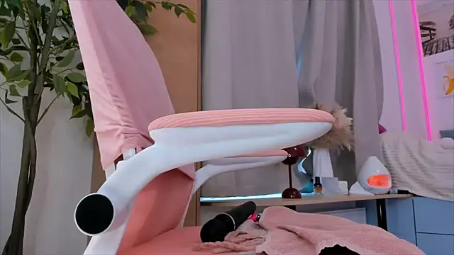 XXX chat uživo modela Lily_Young