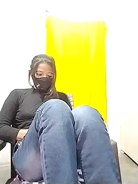 Chat XXX ao vivo de Cute-Naavya