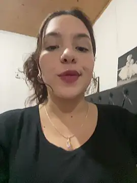 Tiquefiren Live XXX chat