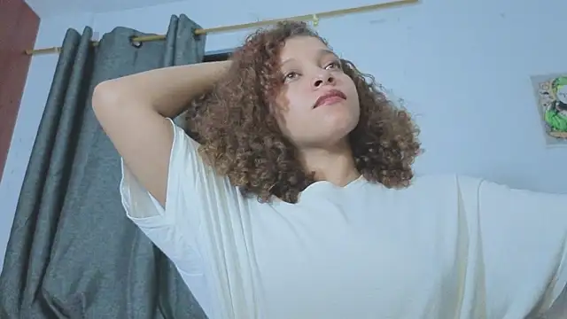 Chat +18 de Ada_gales_ ao vivo