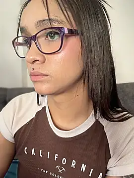 Isabella-Teen – Live XXX-chat