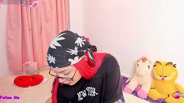 SophieRossi Adlı Modelin Canlı XXX Sohbeti