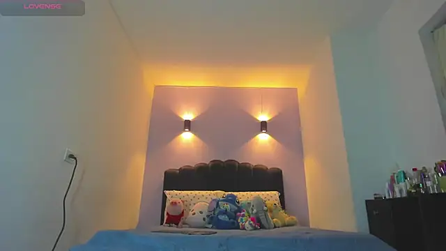 Sofia_Clauss_のライブXXXチャット