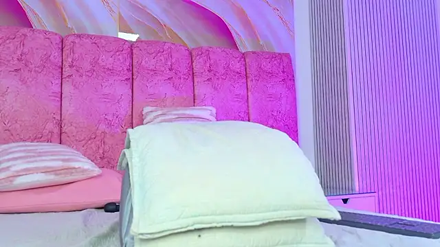 Chat +18 de emmacurvy ao vivo