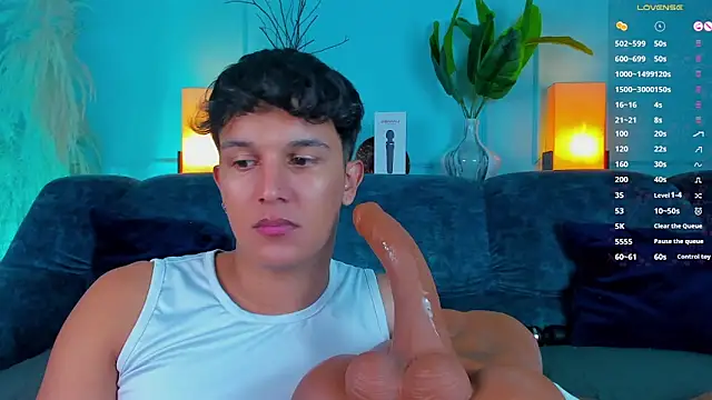 Chat XXX en directo de Leo_Savage_