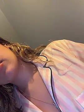 saliha_pinky_ Adlı Modelin Web Kamerası Şovu