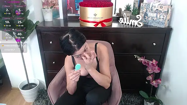 Chat +18 de LadyLiia ao vivo