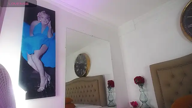 Adara_Ferrara Chat XXX in diretta