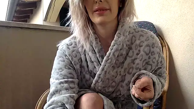 VelvetAngel2 Adlı Modelin Canlı XXX Sohbeti