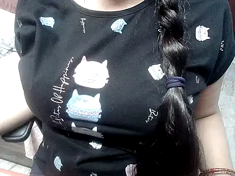 Nagma_housewife's Webcam Show