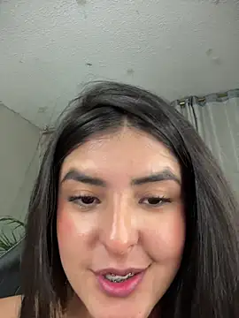 kim_zaratte Chat XXX in diretta