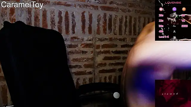 CaramelToy: онлайн-секс-чат