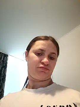 stropinela23 লাইভ XXX চ্যাট