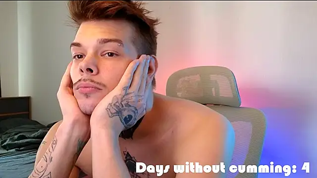 Pertunjukan Kamera Web DENIS_HERE