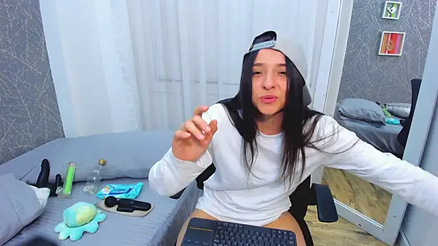 ViictoriiaSaenzのライブXXXチャット