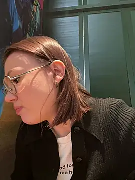 Chat +18 de RinaCat ao vivo