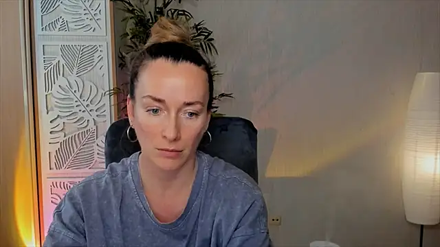 XXX chat uživo modela RebeccaMartinez