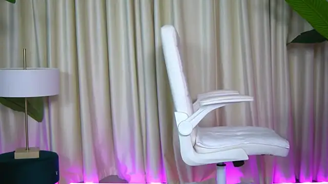 FoxieJullia Webcam-Show