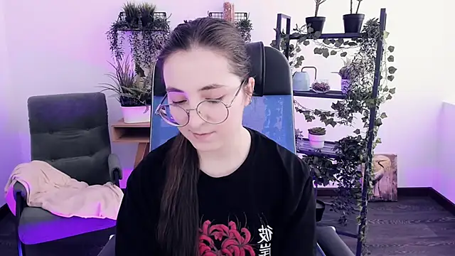 VirtuallVoyant's Live XXX Chat