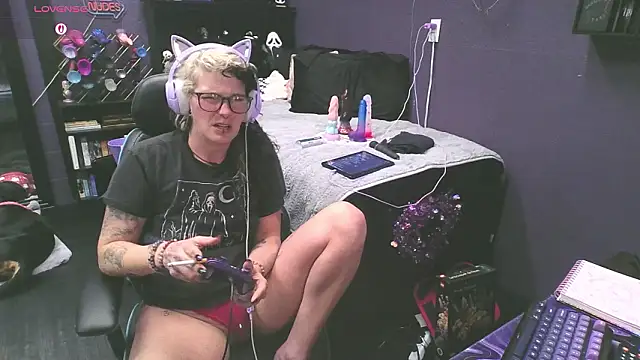 Pokazy przed kamerką – oddywithabody