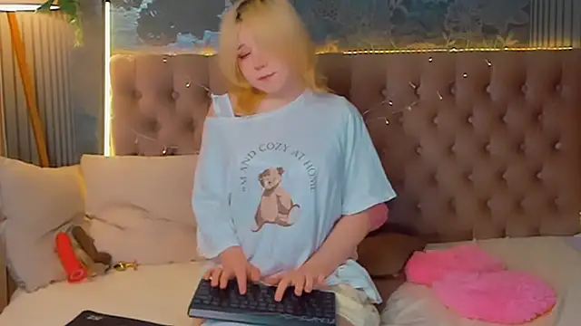 XXX chat uživo modela EmilyAngells