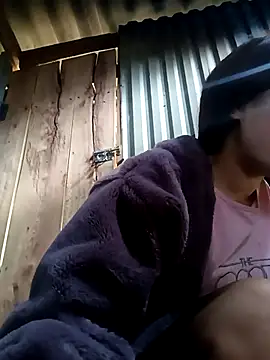 Yiyoongg 网络视讯表演